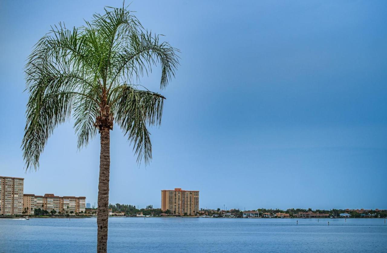 Palma Dont Worry Beach Happy On Isla Del Sol Sankt Petersburg Exterior foto